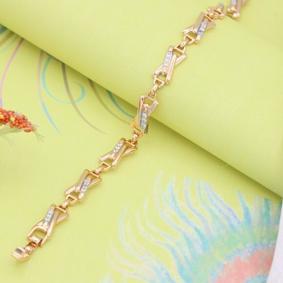 Elegant Rose Gold Plated Bracelet with Crystals and Adjustable Fit, XPBL0692 - Picture 2 of 11